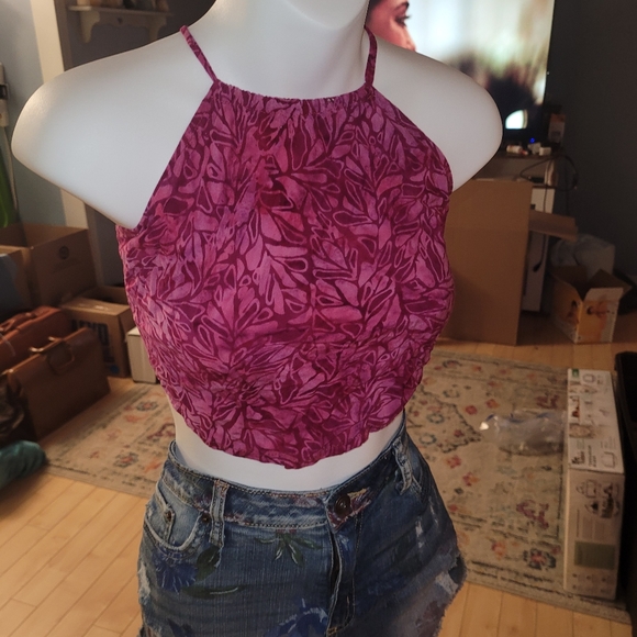 2/$60-Cute Crop Top - Picture 2 of 4